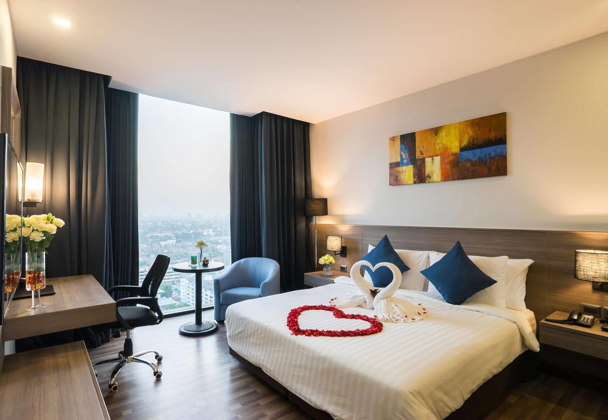 Best Western Plus Wanda Grand Hotel Nonthaburi Exterior foto